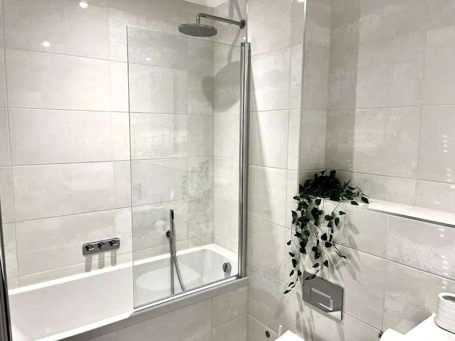 הוילה בורנמות' Luxury 3 Bed House W Parking & Garden! 1 מראה חיצוני תמונה